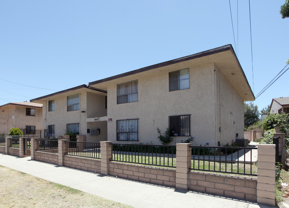 1574 Laurel Ave in Pomona, CA - Building Photo