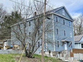 218 Charles St in Waterbury, CT - Building Photo