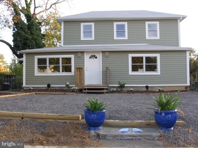 property at 208 Colonial Ave