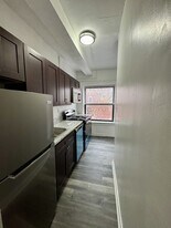 7445 N Greenview Ave, Unit 318 in Chicago, IL - Building Photo