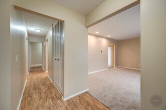 46 Ingleshire Rd in Montgomery, IL - Building Photo - Building Photo