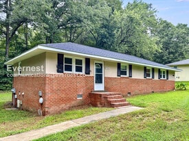 12364 Mason Ave in Chester, VA - Building Photo