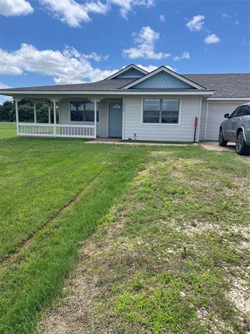 1053 A Highland Dr in Glen Rose, TX - Building Photo