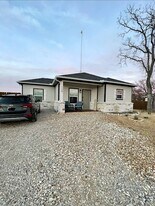 1006 Wooded Holw Ct in Weatherford, TX - Building Photo