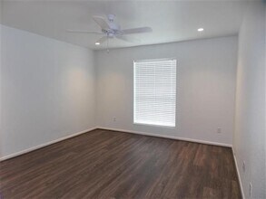 5662 Longwood St in Beaumont, TX - Building Photo - Building Photo