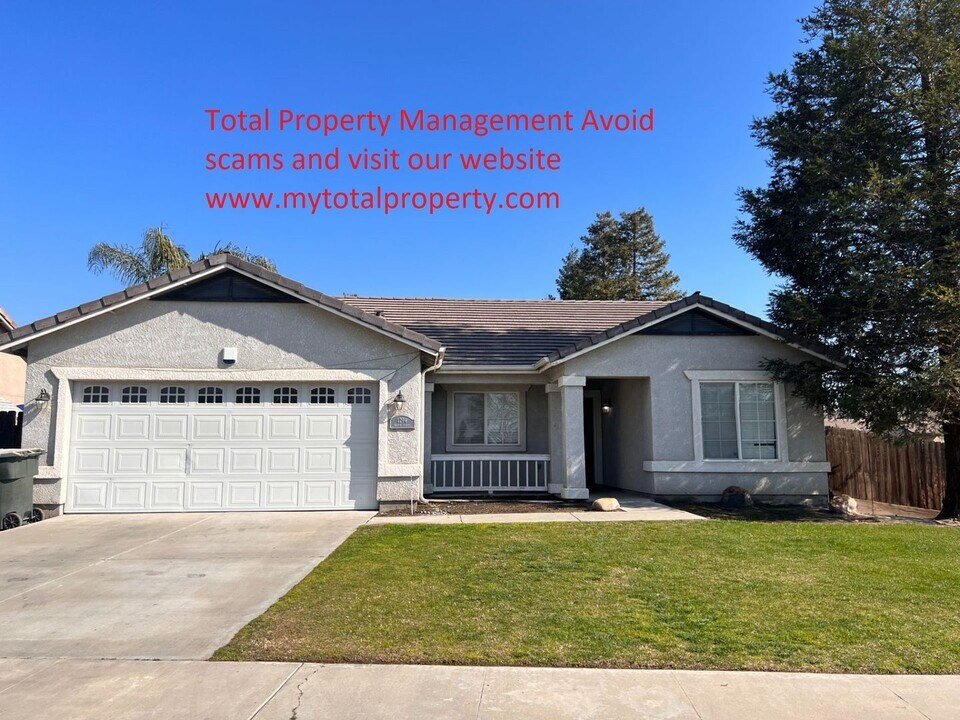 1294 Dalton St in Tulare, CA - Building Photo