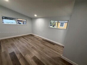 1835 NE 153rd St in North Miami Beach, FL - Building Photo - Building Photo