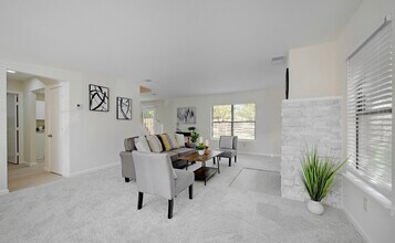 2230 Juniper Hl in San Antonio, TX - Foto de edificio - Building Photo