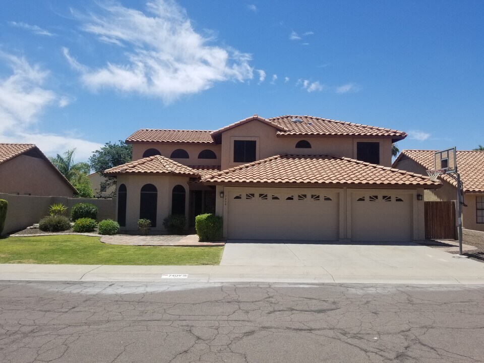 7409 W Piute Ave in Glendale, AZ - Building Photo