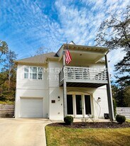 3694 Kirkstone Wy in Vestavia Hills, AL - Building Photo