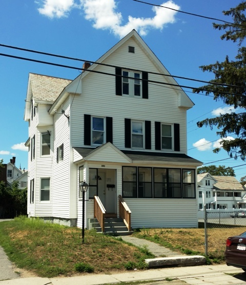 101 3rd St in Leominster, MA - Building Photo