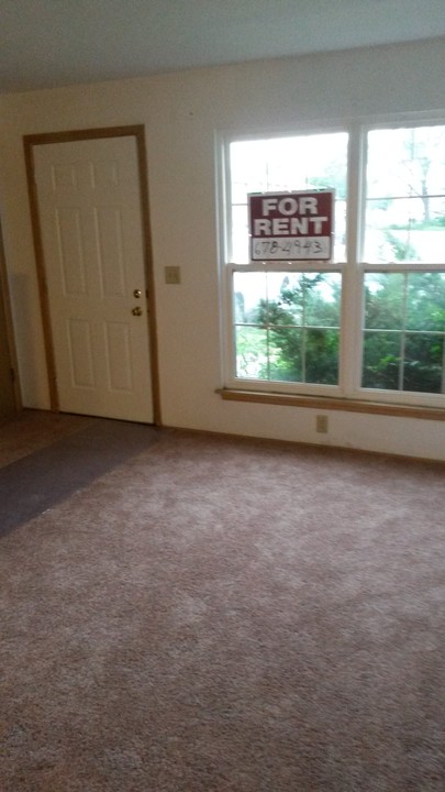 1 Williamsburg Ct, Unit D in Pekin, IL - Building Photo