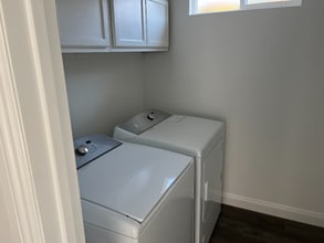 916 E Rose Ave in Orange, CA - Foto de edificio - Building Photo