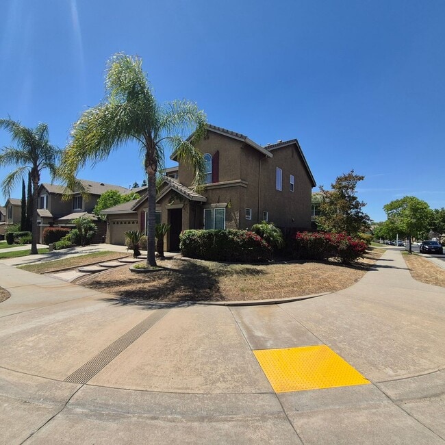 923 Keely Dr in Roseville, CA - Foto de edificio - Building Photo