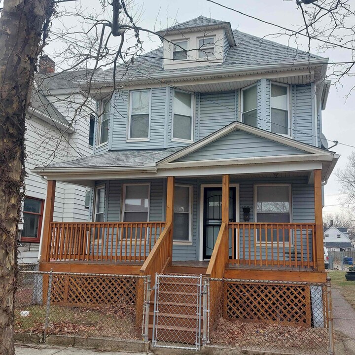1003 E 71st St in Cleveland, OH - Building Photo