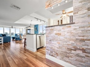 9940 S Ocean Dr in Jensen Beach, FL - Building Photo - Building Photo