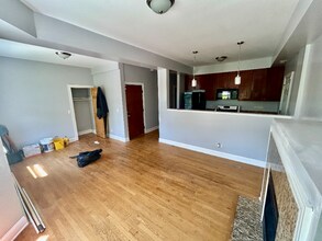 1140 E Marquette Rd in Chicago, IL - Building Photo - Building Photo