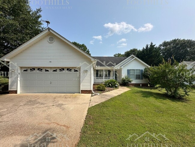 1003 Ravenswood Dr