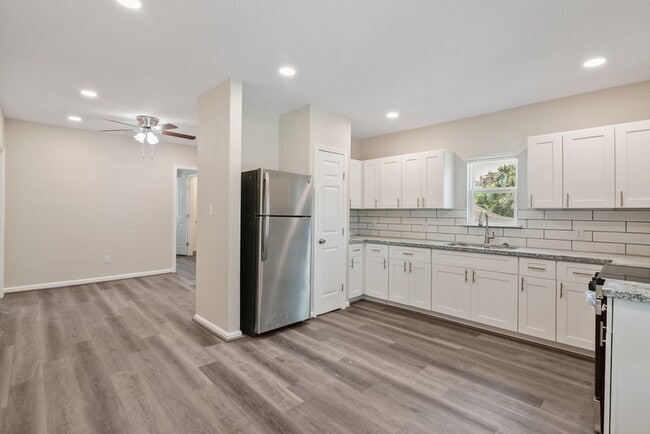 property at 4313 Harrisburg Blvd