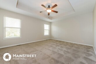 407 Golfview Dr in Pleasant Hill, MO - Foto de edificio - Building Photo