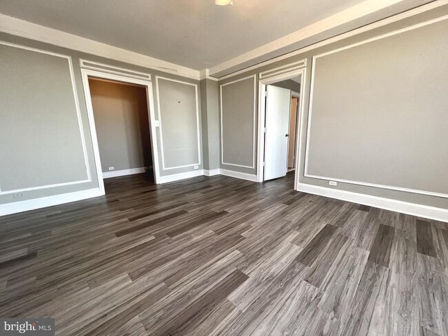 2031 Locust St in Philadelphia, PA - Foto de edificio - Building Photo