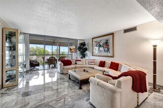 3940 Inverrary Blvd in Lauderhill, FL - Building Photo - Building Photo