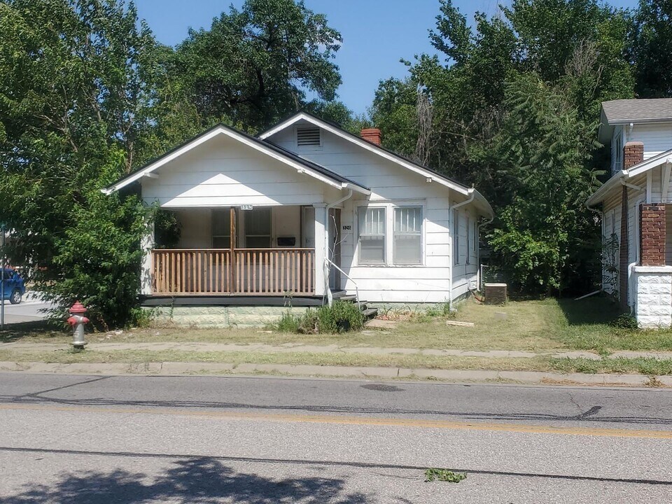 326 N Meridian Ave in Wichita, KS - Building Photo