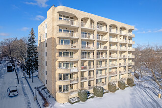 Calhoun Gardens in Minneapolis, MN - Building Photo - Building Photo