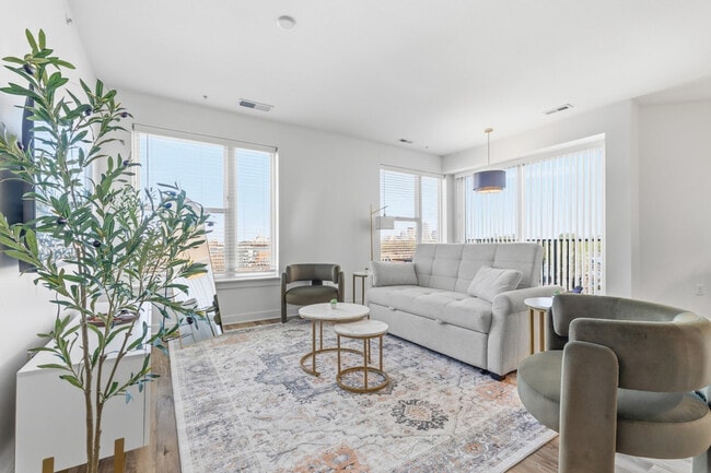 property at 1121 Laurel St