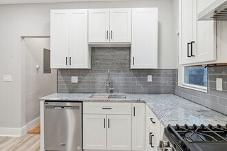 43 Lonsdale St, Unit 2 in Boston, MA - Foto de edificio - Building Photo