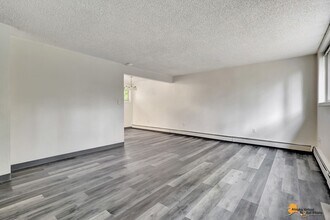 3004 Doris St in Anchorage, AK - Building Photo - Building Photo