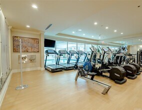 3000 Royal Ct in North Hills, NY - Building Photo - Building Photo