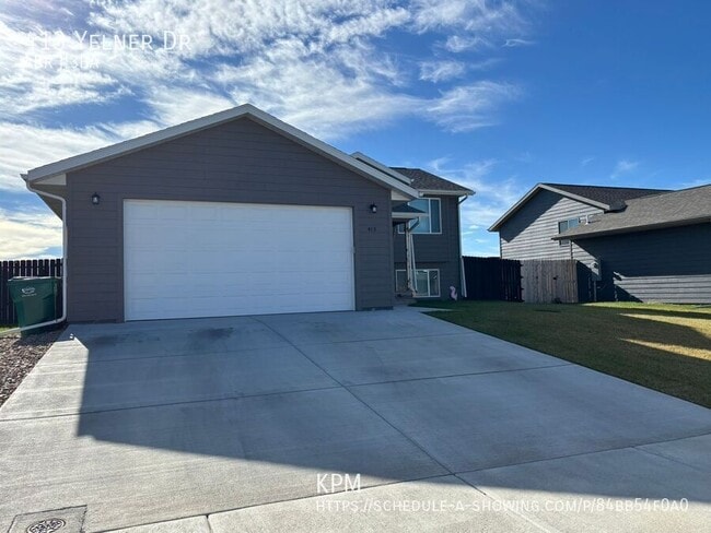 413 Yelner Dr in Box Elder, SD - Building Photo - Building Photo
