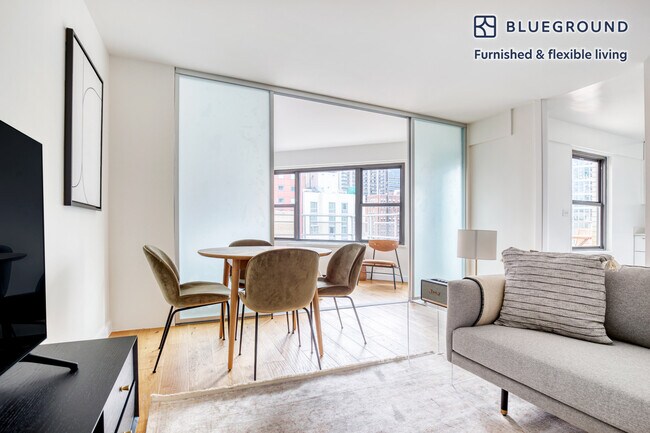 279 E 44th St in New York, NY - Building Photo - Building Photo