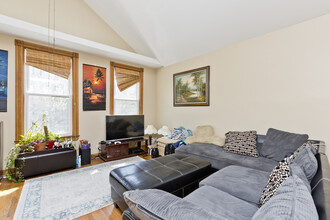 1016 W Fry St, Unit #2 in Chicago, IL - Building Photo - Building Photo