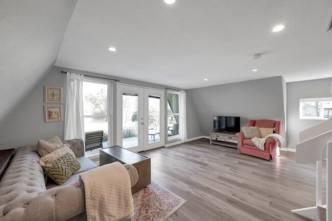 property at 1500 W Pine Lake Cir