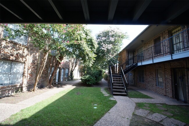 property at 6401 Skyline Dr