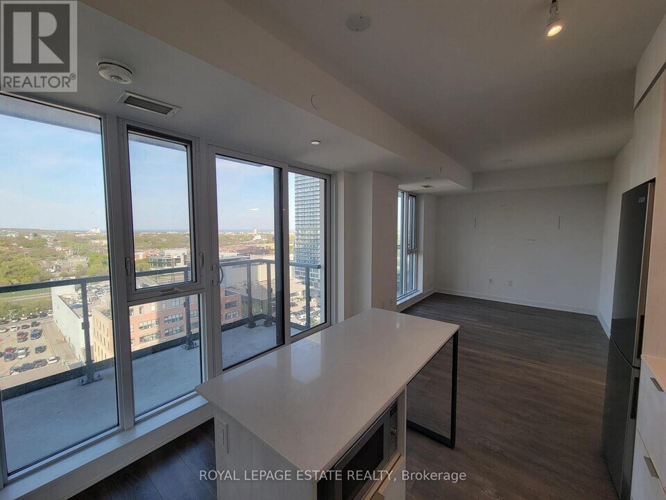 130-E1130 River St in Toronto, ON - Building Photo