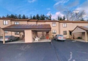 1175 Pebble Dr in Bristol, VA - Building Photo