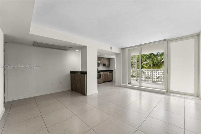 910 West Ave, Unit 0504 in Miami Beach, FL - Building Photo - Building Photo