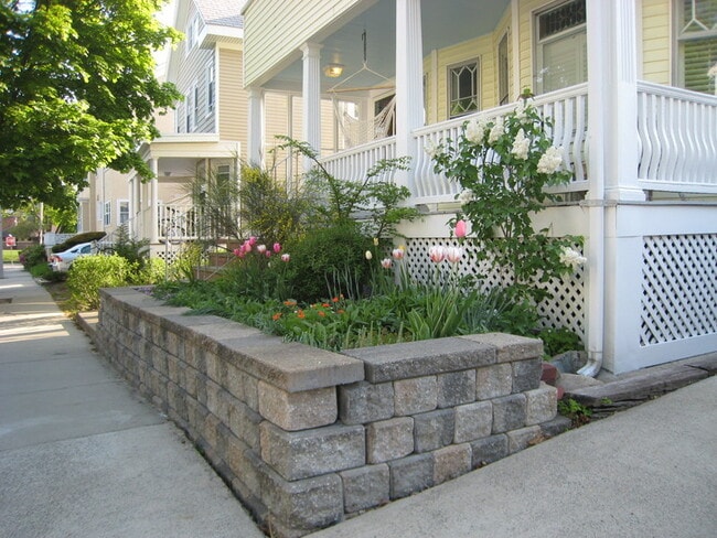 25 Leonard St, Unit 1 in Somerville, MA - Building Photo - Building Photo