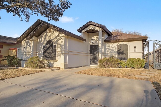 10307 Dancer Dr in Laredo, TX - Building Photo - Building Photo