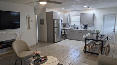 460 NE 45th St in Fort Lauderdale, FL - Building Photo - Building Photo