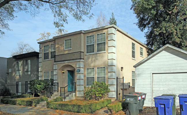 321 T St in Sacramento, CA - Building Photo - Building Photo