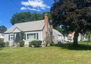 202 Abbotsford Ave in West Hartford, CT - Building Photo - Building Photo