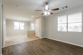 809 E Agua Fria Ln in Avondale, AZ - Building Photo - Building Photo