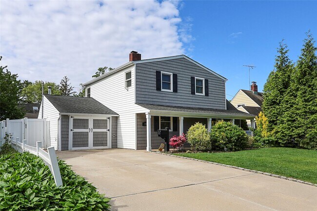 property at 24 Mead Ln