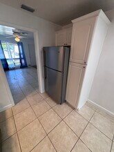 1954 NE 56th St in Fort Lauderdale, FL - Foto de edificio - Building Photo