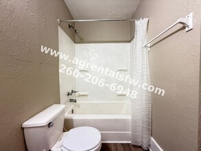 209 S West St in Angola, IN - Building Photo - Building Photo