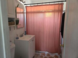 559 Duboce Ave in Richmond, CA - Building Photo - Building Photo